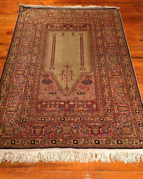 Handcrafted Old Wool Rug