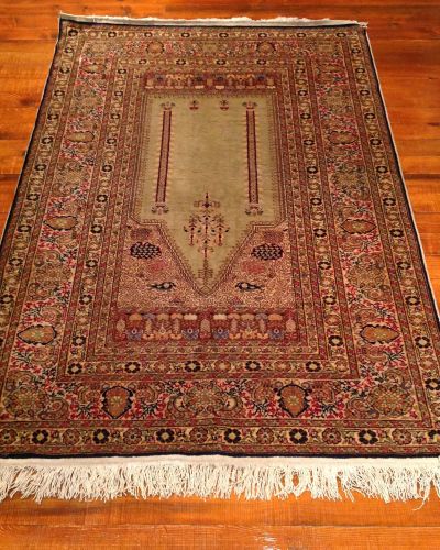 Handcrafted Old Wool Rug