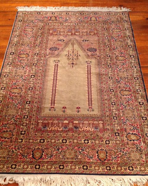 Handcrafted Old Wool Rug