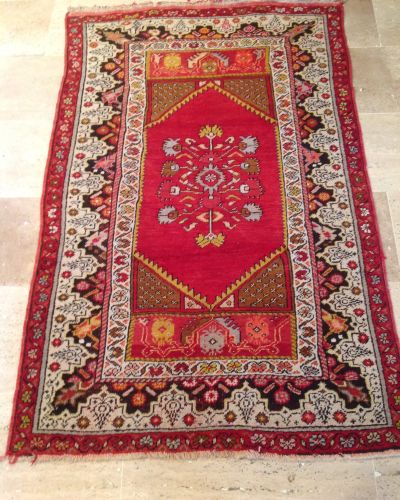 Artisan Antique Carpet Craft